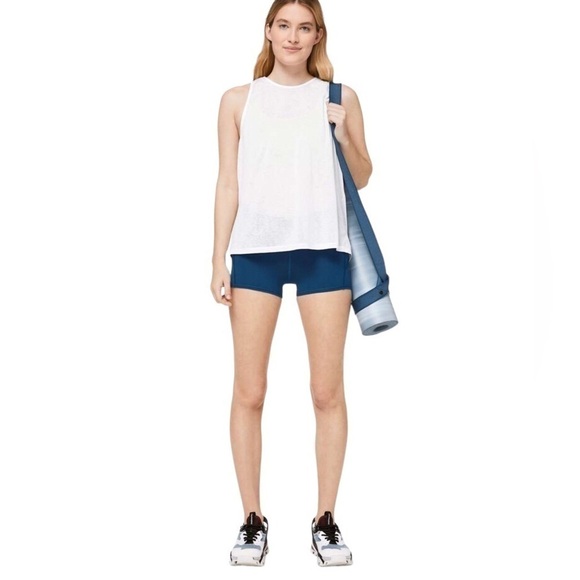 Lululemon Soul Stride Tank Women’s White Crisscross Back Size-6 NWOT - Picture 4 of 9